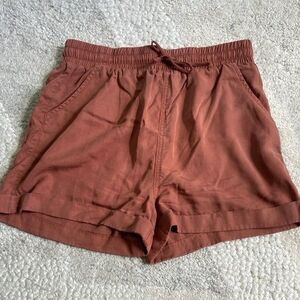 Universal Thread High Waist Brown/Red Shorts